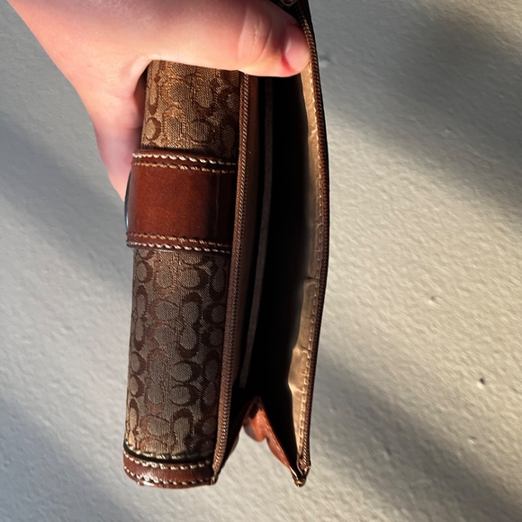 Coach Y2K Signature C Tan Coach SoHo Wallet - Picture 7 of 7